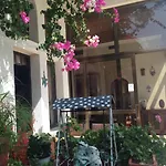 Отель Carikci 2*
