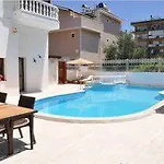 Carikci Отель