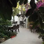 Carikci Отель
