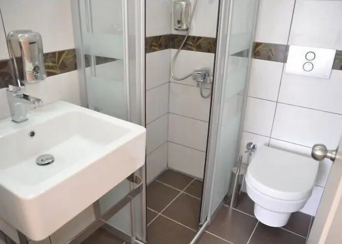 卡瑞克西酒店 2*