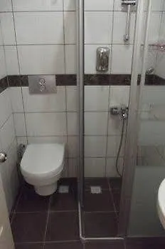 卡瑞克西酒店 2* 马尔马里斯